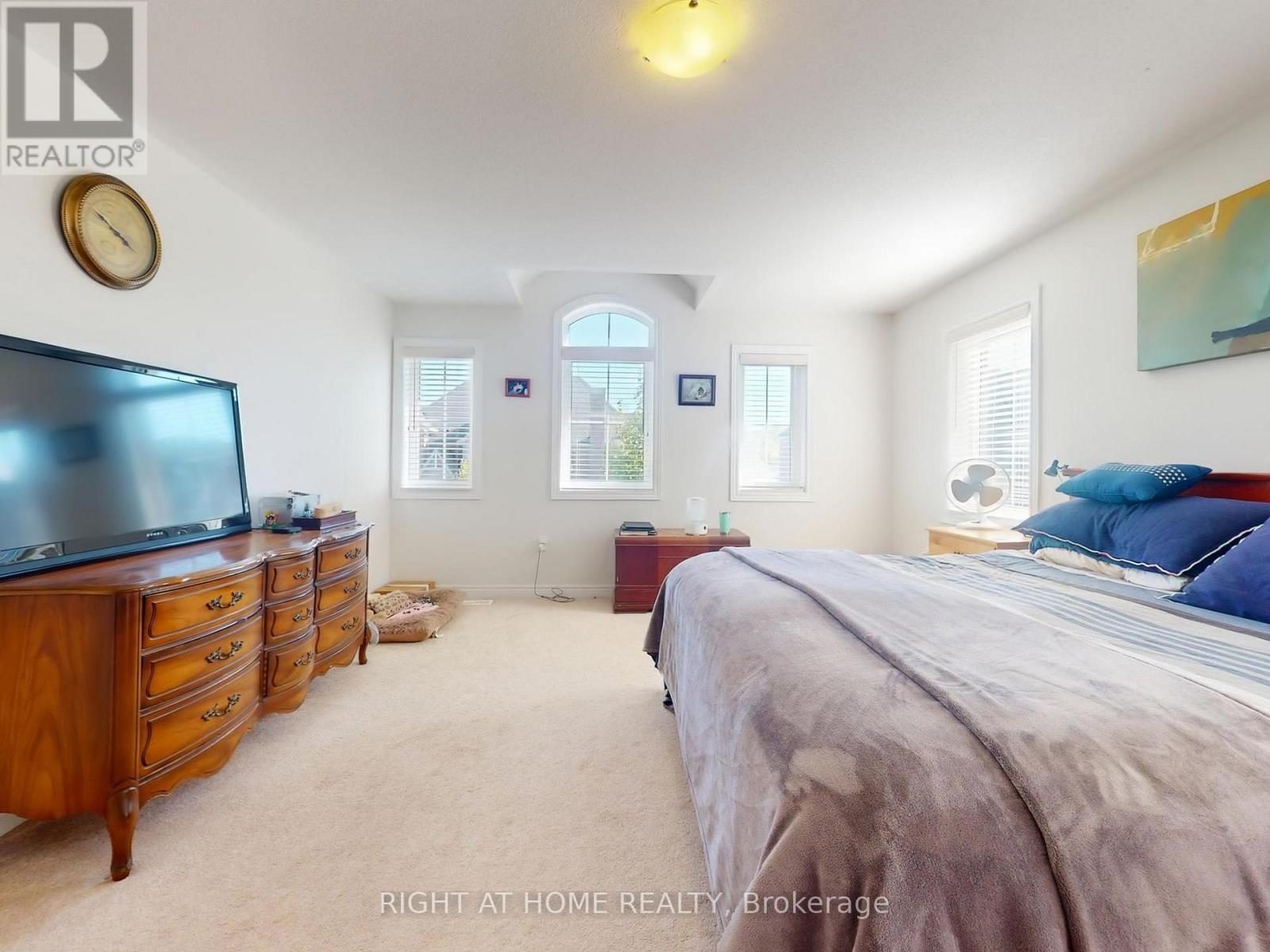 176 Sharon Creek Drive, East Gwillimbury (Sharon), Ontario  L9N 0P9 - Photo 25 - N12442885