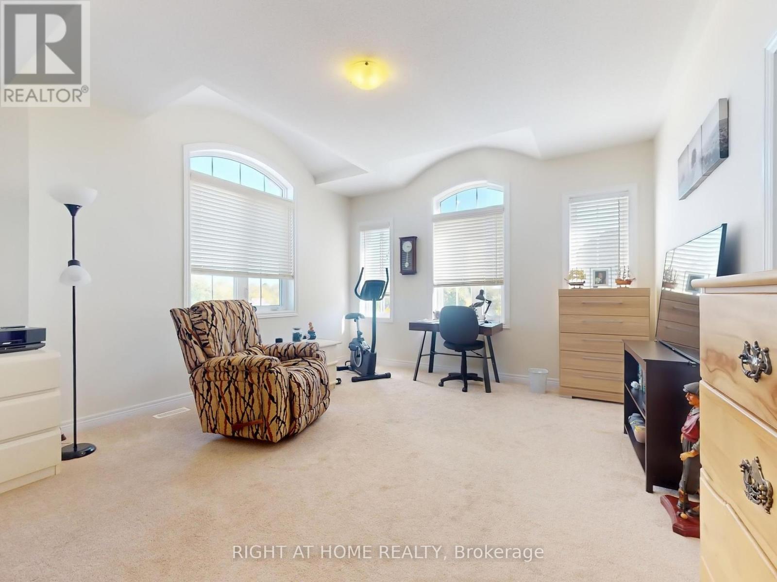 176 Sharon Creek Drive, East Gwillimbury (Sharon), Ontario  L9N 0P9 - Photo 30 - N12442885