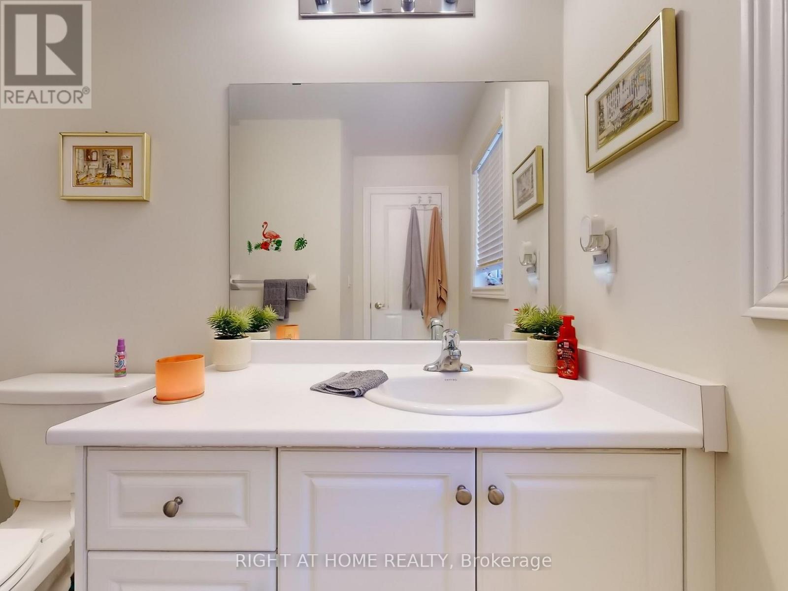 176 Sharon Creek Drive, East Gwillimbury (Sharon), Ontario  L9N 0P9 - Photo 36 - N12442885