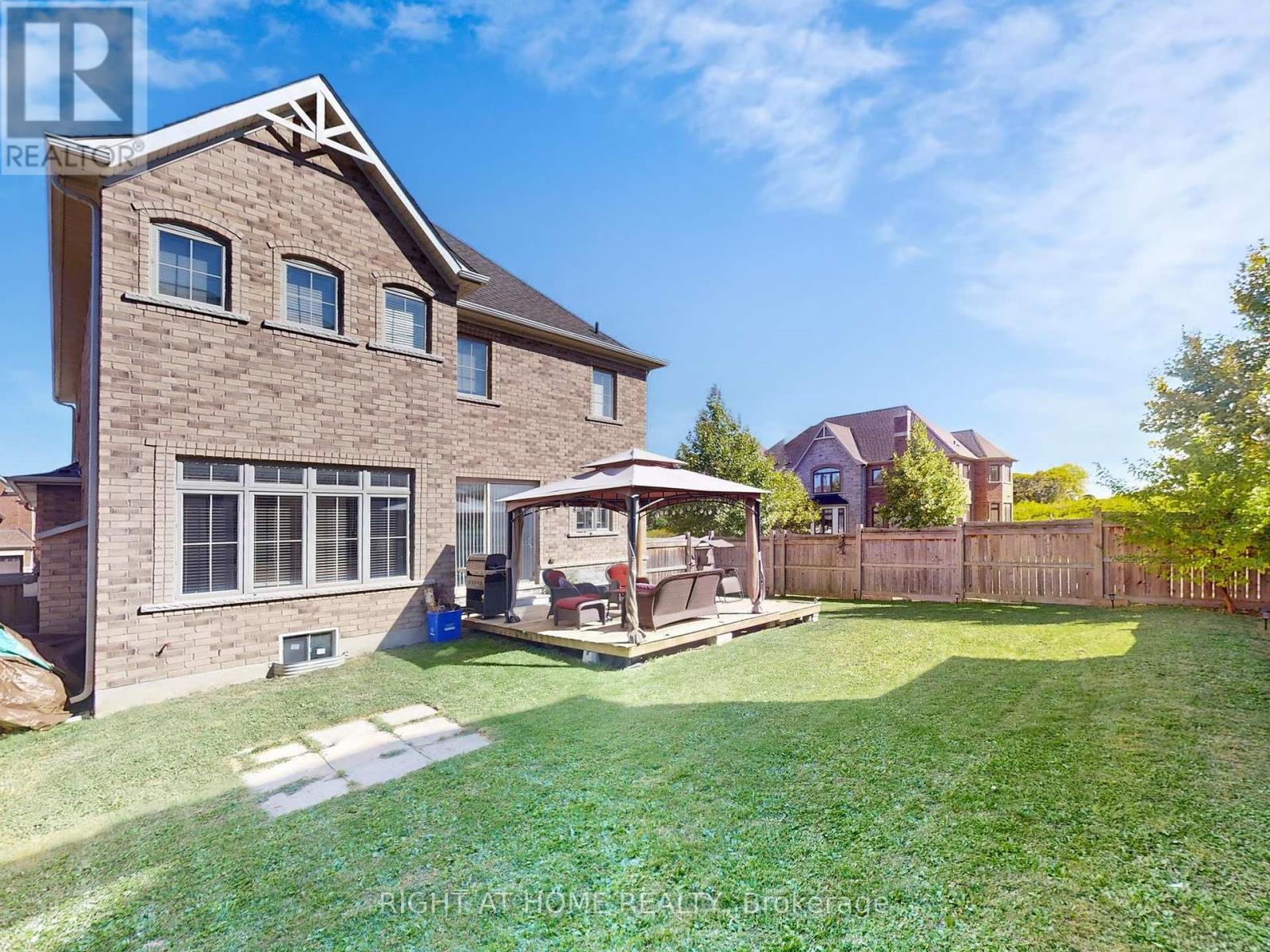 176 Sharon Creek Drive, East Gwillimbury (Sharon), Ontario  L9N 0P9 - Photo 37 - N12442885