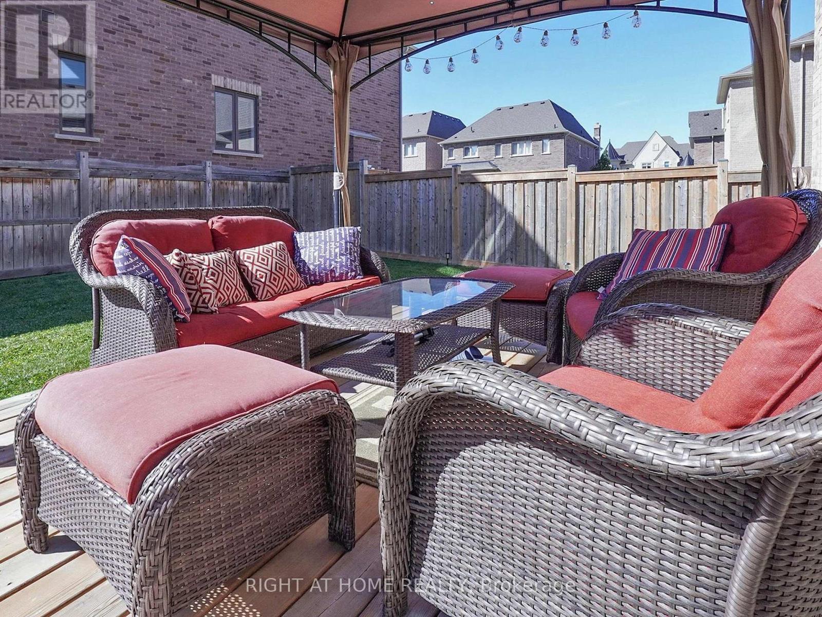 176 Sharon Creek Drive, East Gwillimbury (Sharon), Ontario  L9N 0P9 - Photo 38 - N12442885
