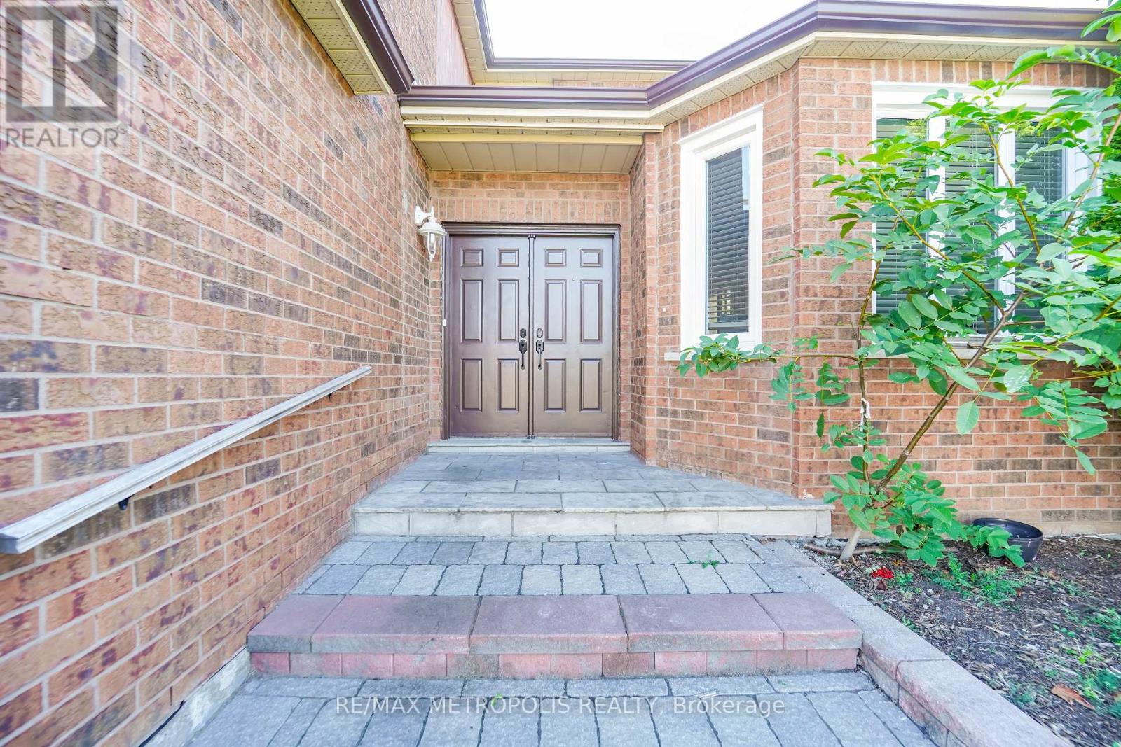 156 Cartmel Drive, Markham (Milliken Mills East), Ontario  L3S 1W3 - Photo 5 - N12442906