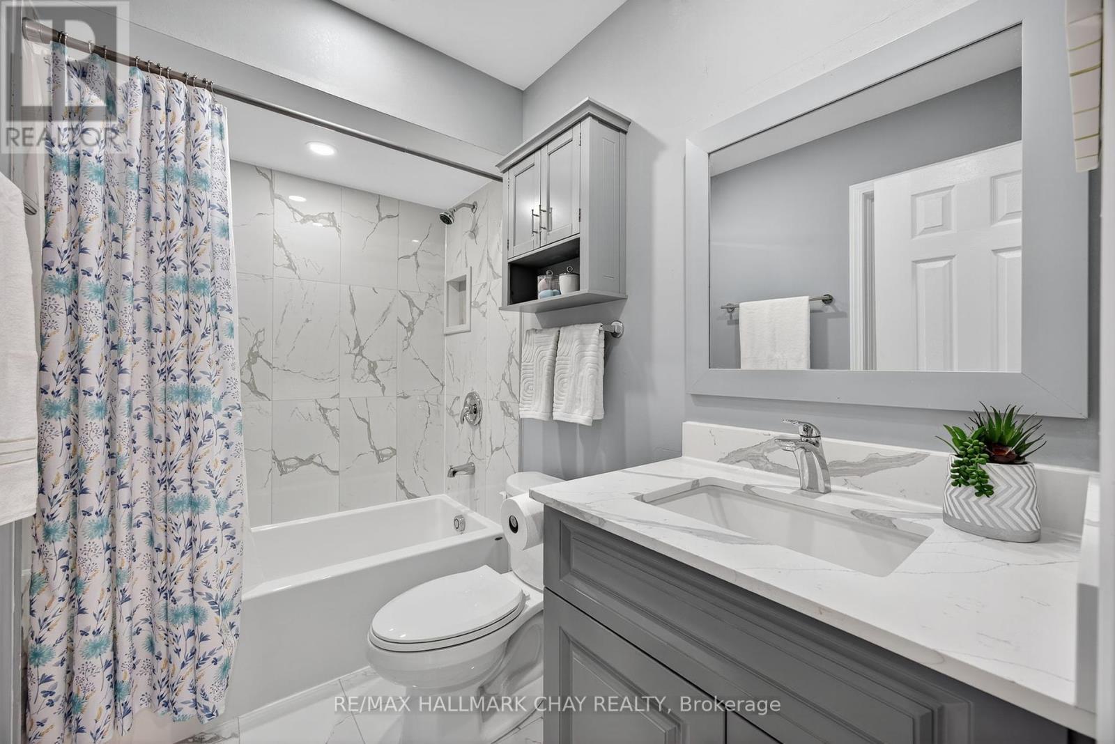 3 Coleman Drive, Barrie (Edgehill Drive), Ontario  L4N 0R5 - Photo 18 - S12442833