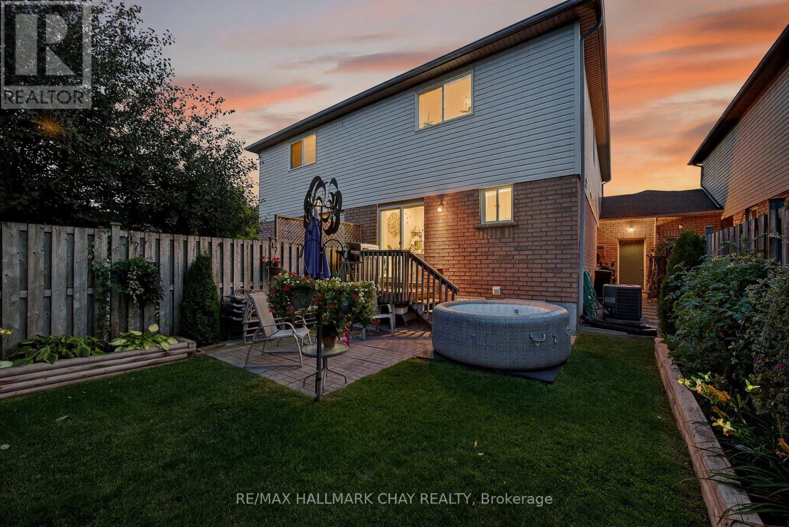 3 Coleman Drive, Barrie (Edgehill Drive), Ontario  L4N 0R5 - Photo 2 - S12442833