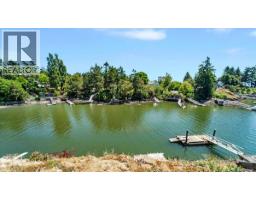 304 Bessborough Ave View Royal