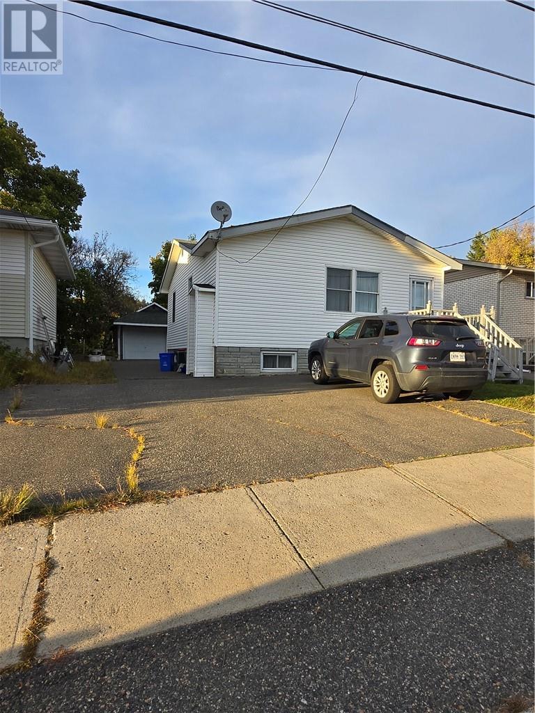 464 Mckim, Sudbury, Ontario  P3C 2L6 - Photo 2 - 2125074
