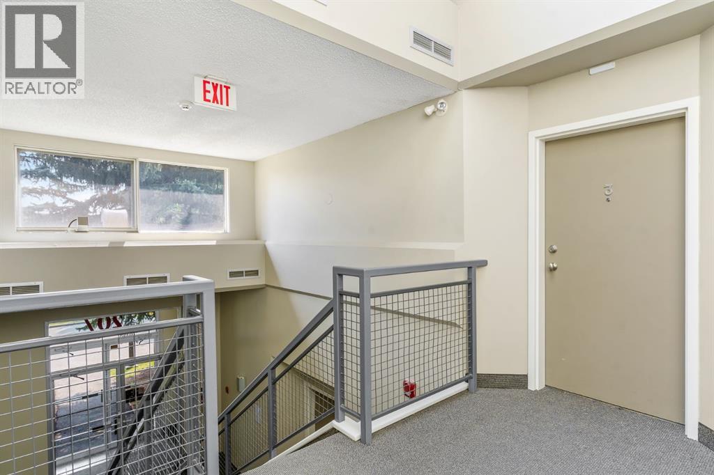 3, 207 Village Terrace Sw, Calgary, Alberta  T3H 2L4 - Photo 25 - A2253426