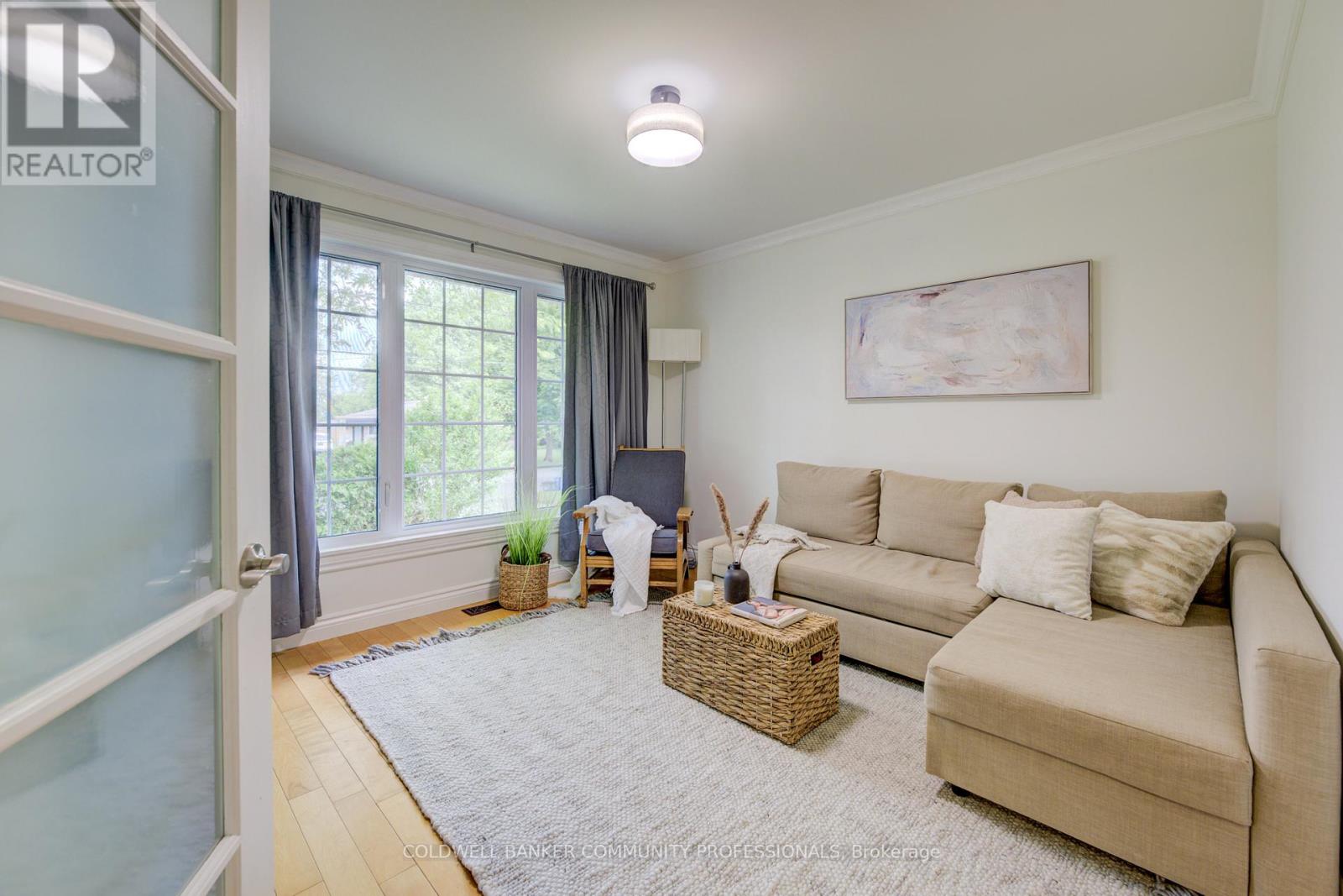 18 Rosemore Road, St. Catharines, Ontario L2S 1A8 - Photo 12 - X12441057