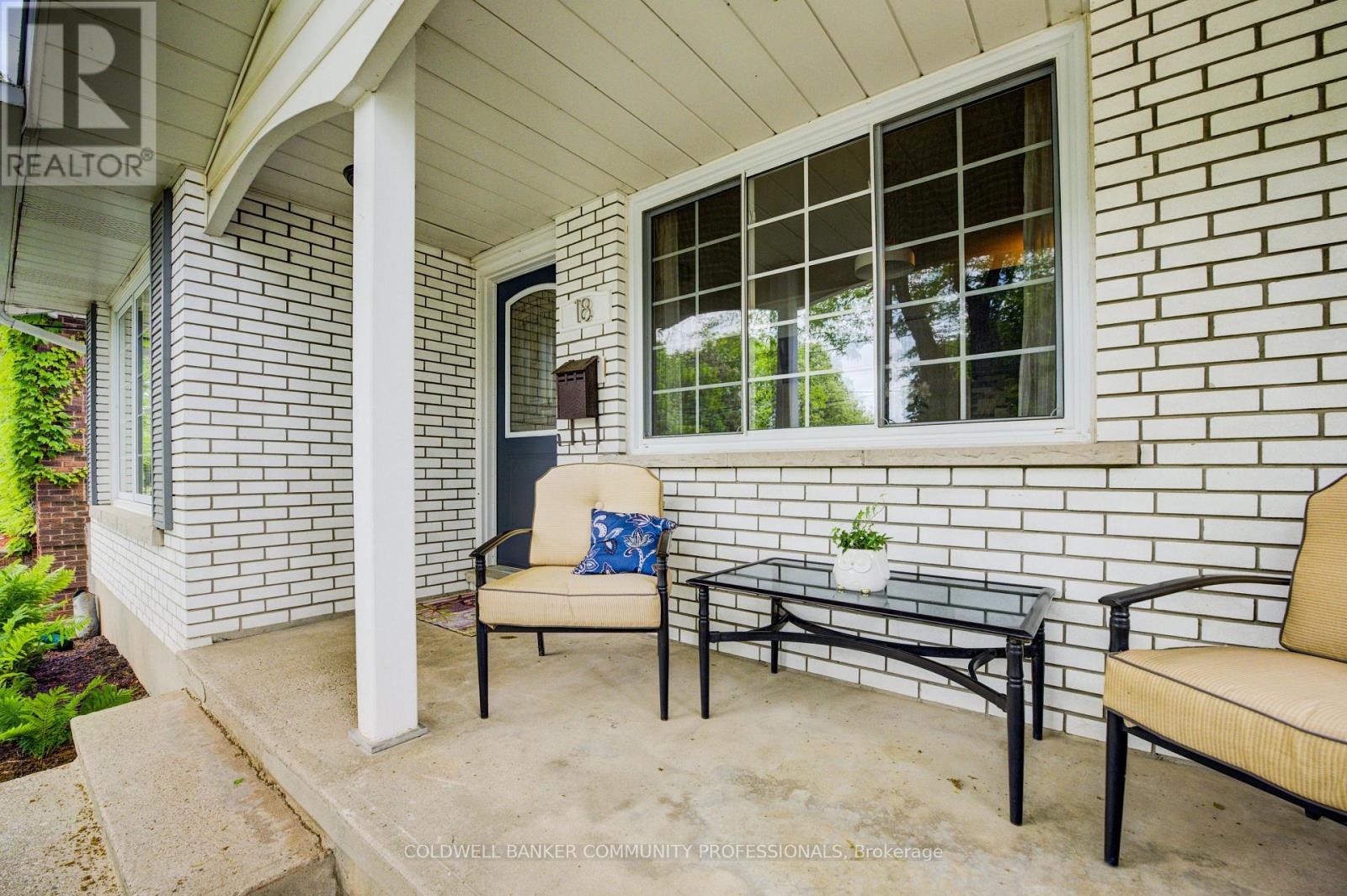 18 Rosemore Road, St. Catharines, Ontario L2S 1A8 - Photo 4 - X12441057