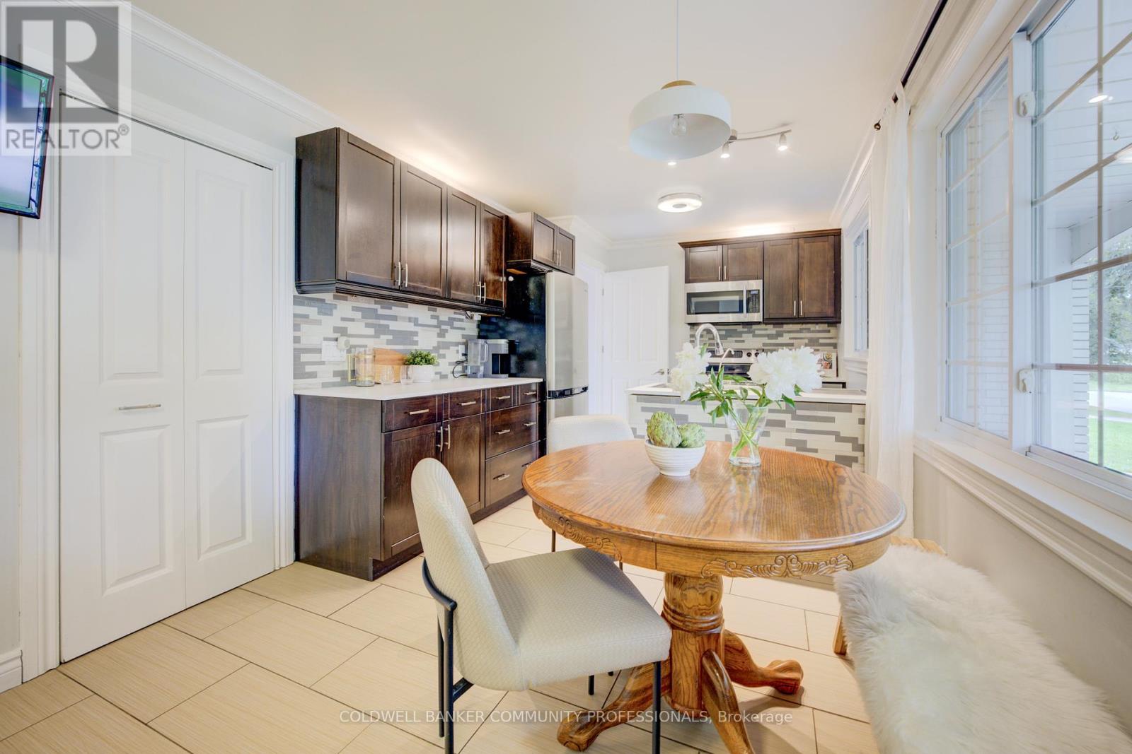 18 Rosemore Road, St. Catharines, Ontario L2S 1A8 - Photo 8 - X12441057