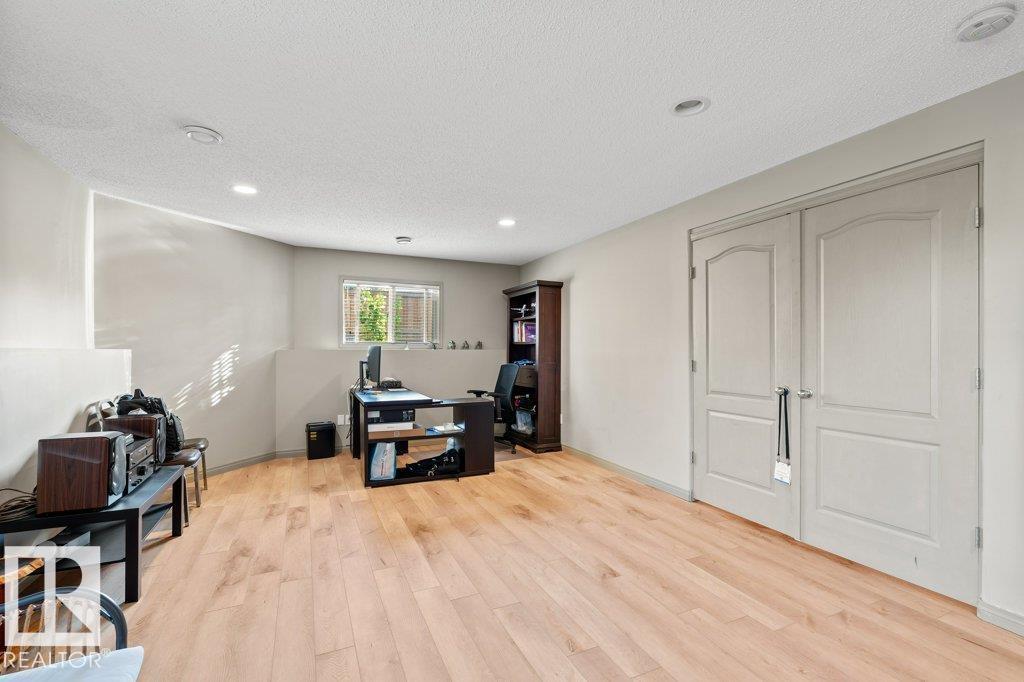 389 Heath Rd Nw, Edmonton, Alberta  T6R 2T8 - Photo 24 - E4460653
