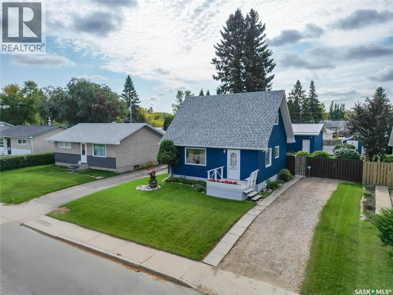 1377 Goshen Place, Prince Albert, Saskatchewan  S6V 0R7 - Photo 2 - SK019963