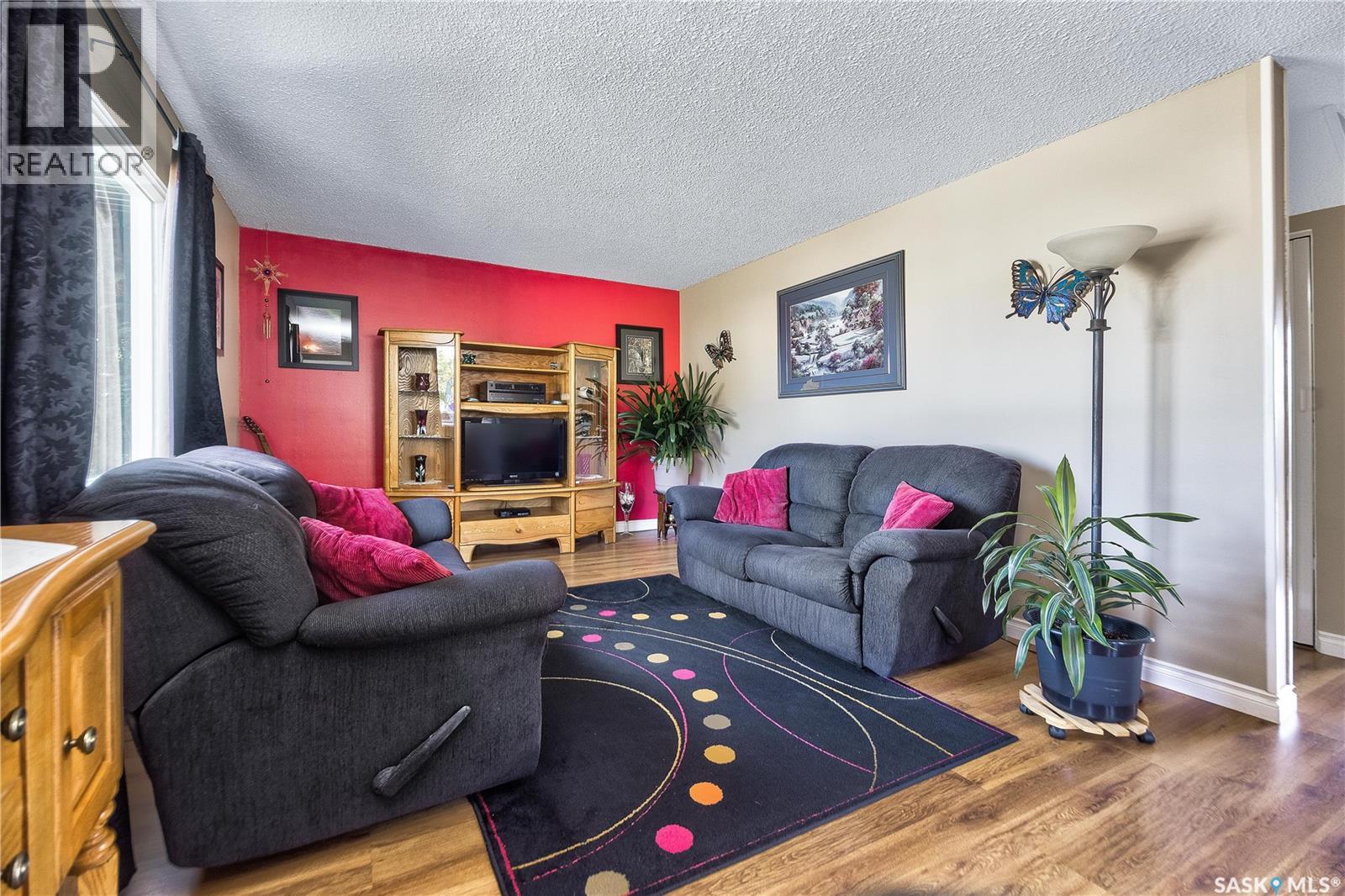 1377 Goshen Place, Prince Albert, Saskatchewan  S6V 0R7 - Photo 3 - SK019963