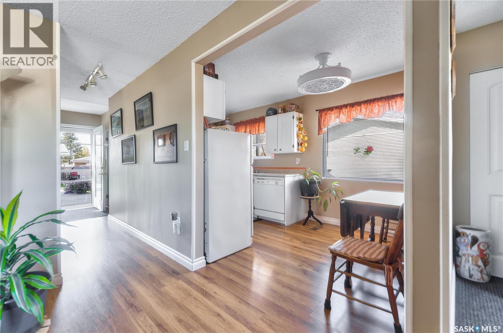 1377 Goshen Place, Prince Albert, Saskatchewan  S6V 0R7 - Photo 5 - SK019963