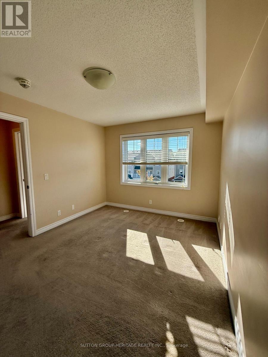 66 Tabaret Crescent, Oshawa (Windfields), Ontario  L1L 0G5 - Photo 24 - E12441043