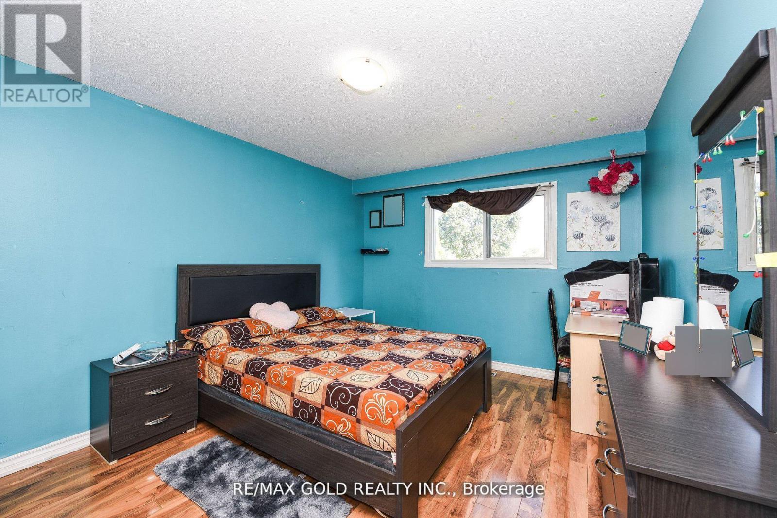 3630 Brandon Gate Drive, Mississauga (Malton), Ontario  L4T 3E5 - Photo 18 - W12442832