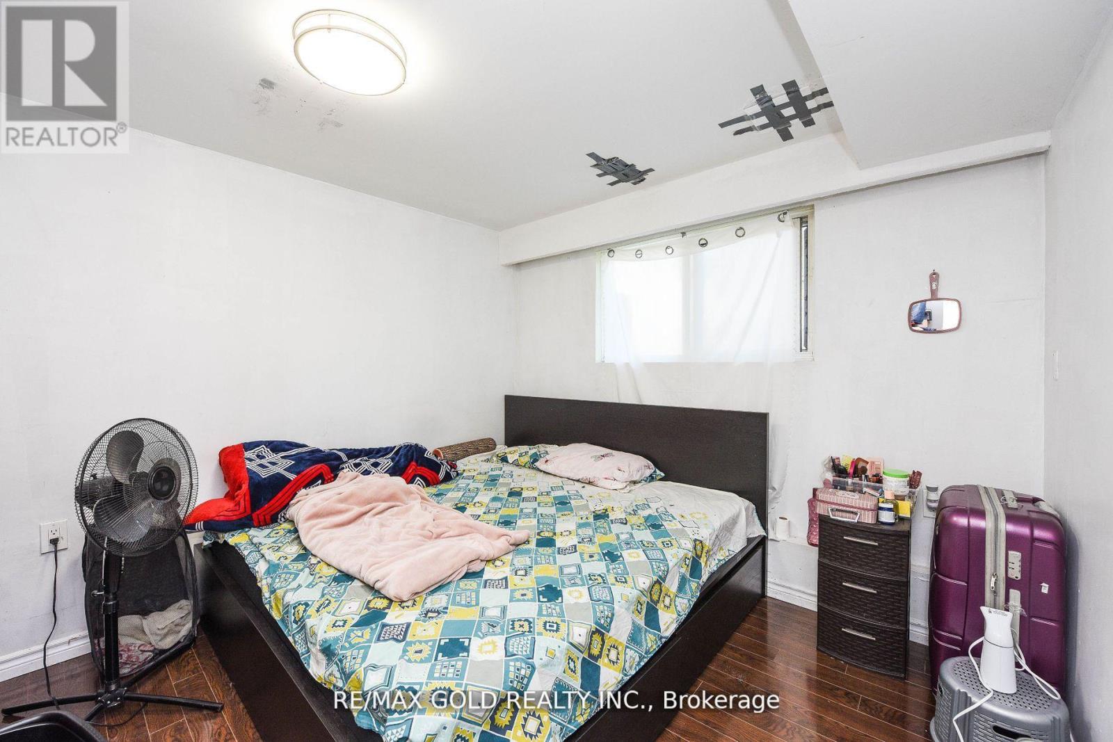 3630 Brandon Gate Drive, Mississauga (Malton), Ontario  L4T 3E5 - Photo 22 - W12442832