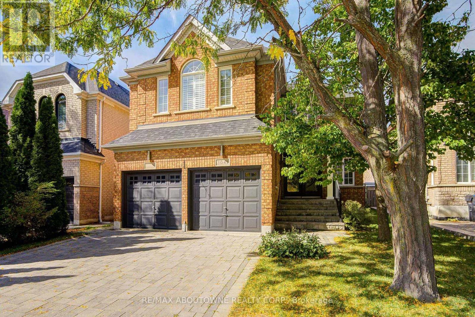 3041 Caulfield Crescent, Mississauga, Ontario  L5M 6J7 - Photo 1 - W12442838