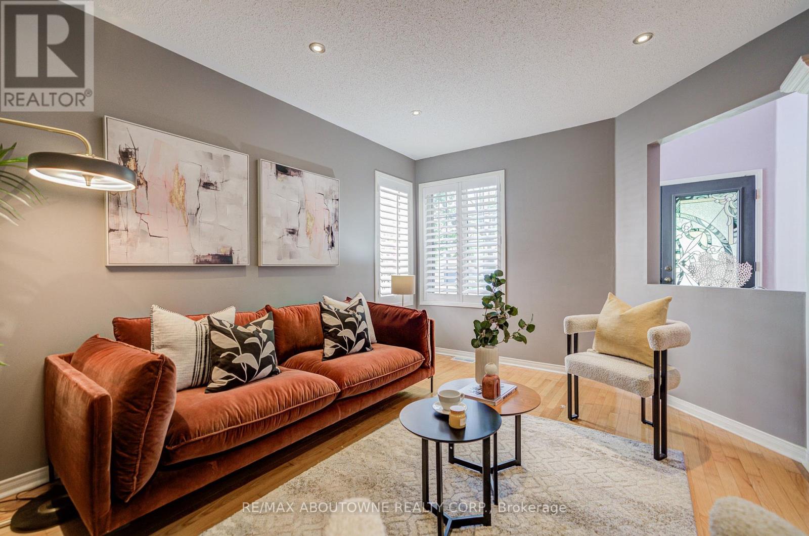 3041 Caulfield Crescent, Mississauga, Ontario  L5M 6J7 - Photo 12 - W12442838
