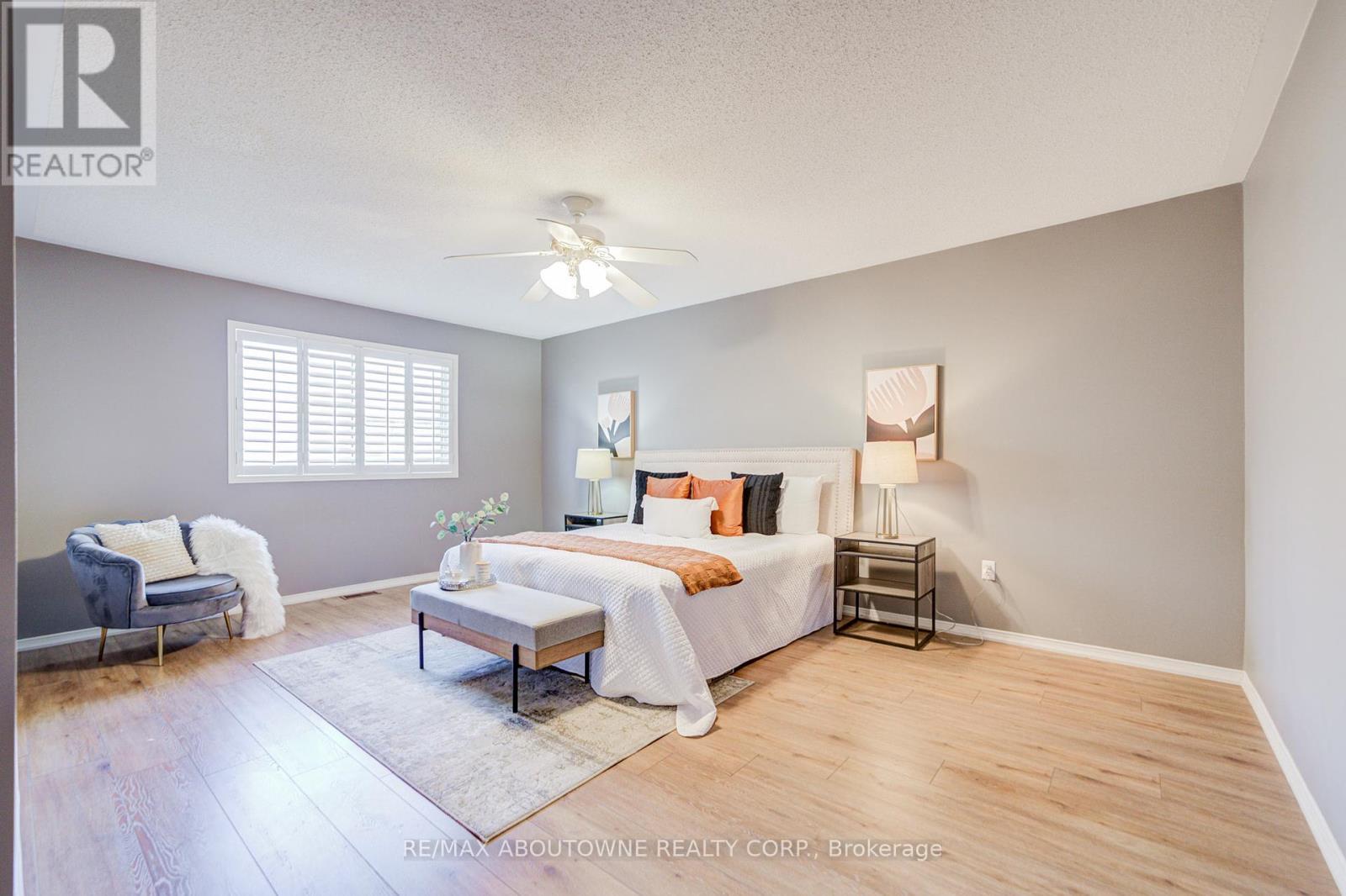 3041 Caulfield Crescent, Mississauga, Ontario  L5M 6J7 - Photo 33 - W12442838