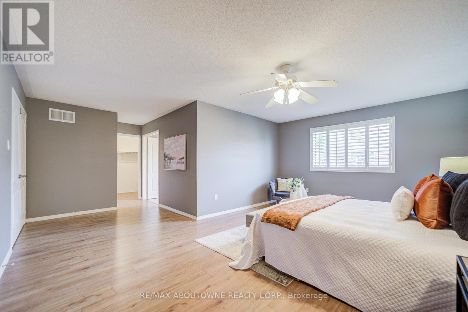 3041 Caulfield Crescent, Mississauga, Ontario  L5M 6J7 - Photo 35 - W12442838