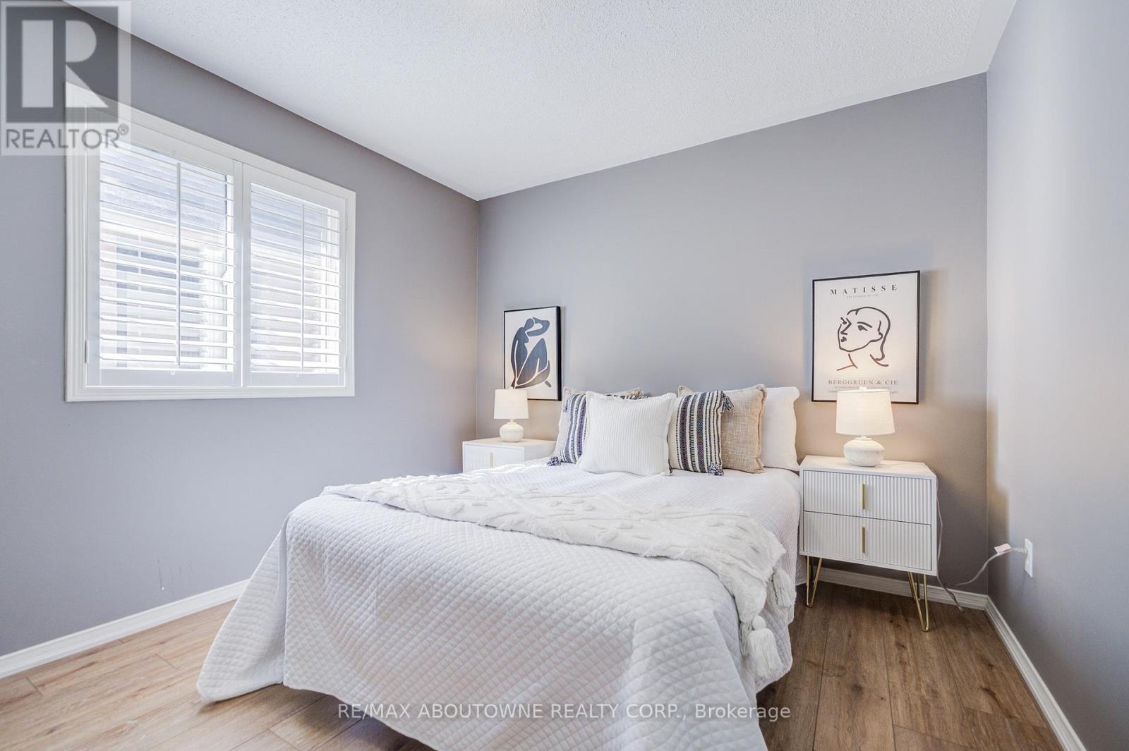 3041 Caulfield Crescent, Mississauga, Ontario  L5M 6J7 - Photo 39 - W12442838