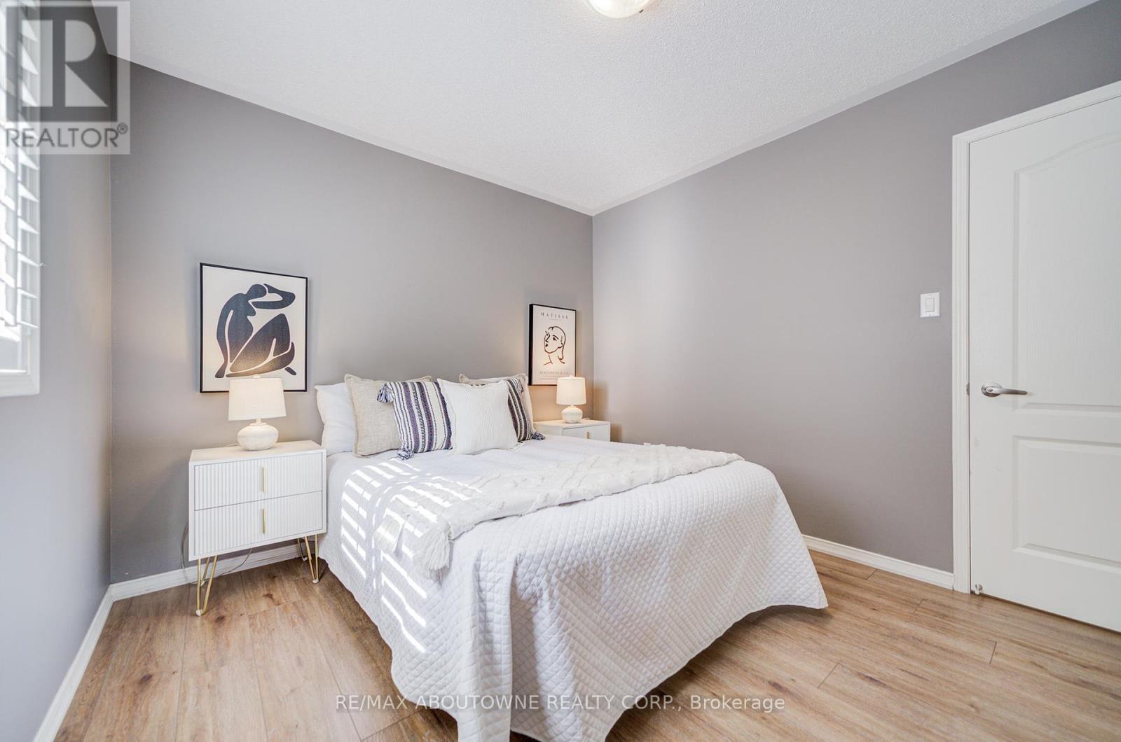 3041 Caulfield Crescent, Mississauga, Ontario  L5M 6J7 - Photo 40 - W12442838