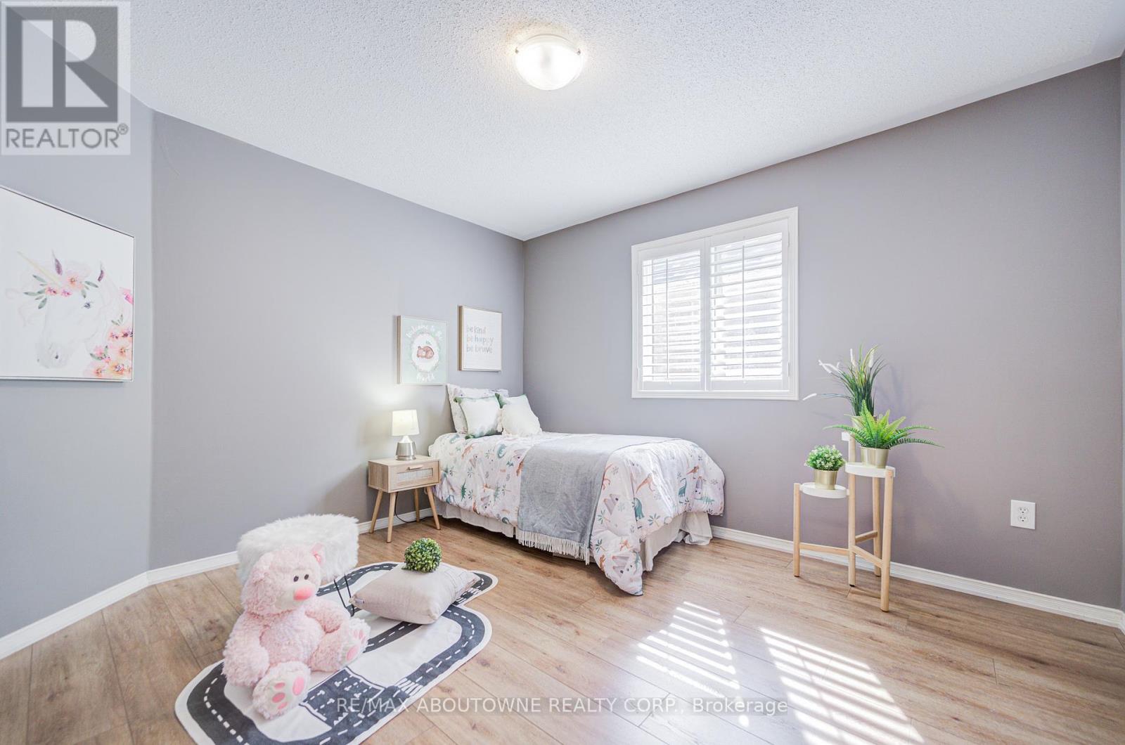 3041 Caulfield Crescent, Mississauga, Ontario  L5M 6J7 - Photo 43 - W12442838
