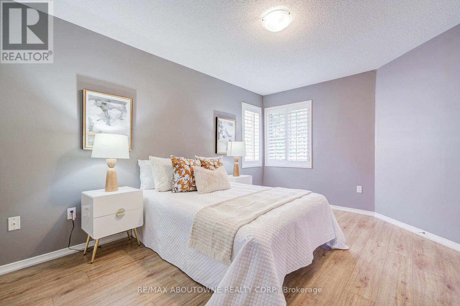 3041 Caulfield Crescent, Mississauga, Ontario  L5M 6J7 - Photo 45 - W12442838
