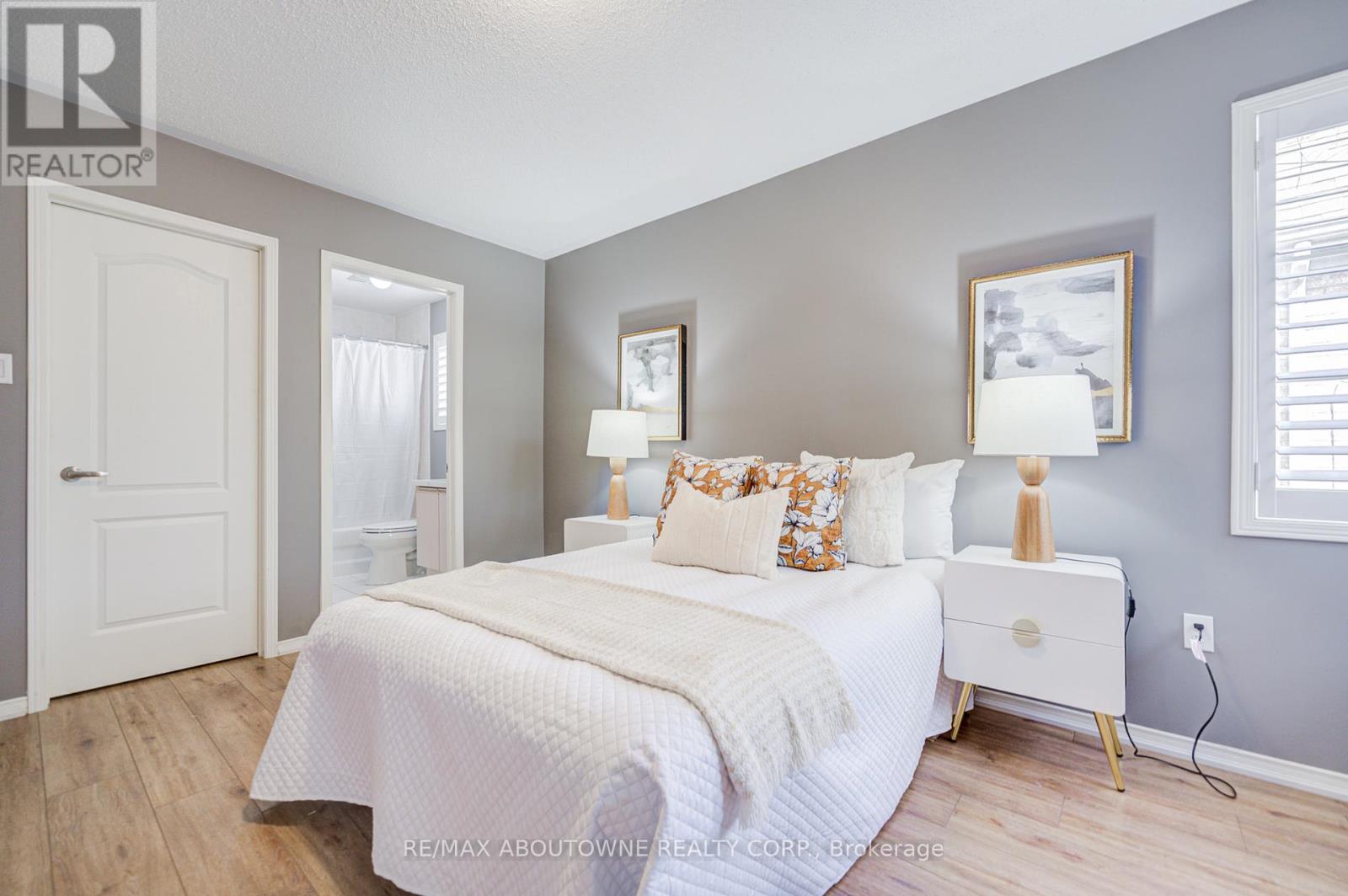 3041 Caulfield Crescent, Mississauga, Ontario  L5M 6J7 - Photo 46 - W12442838