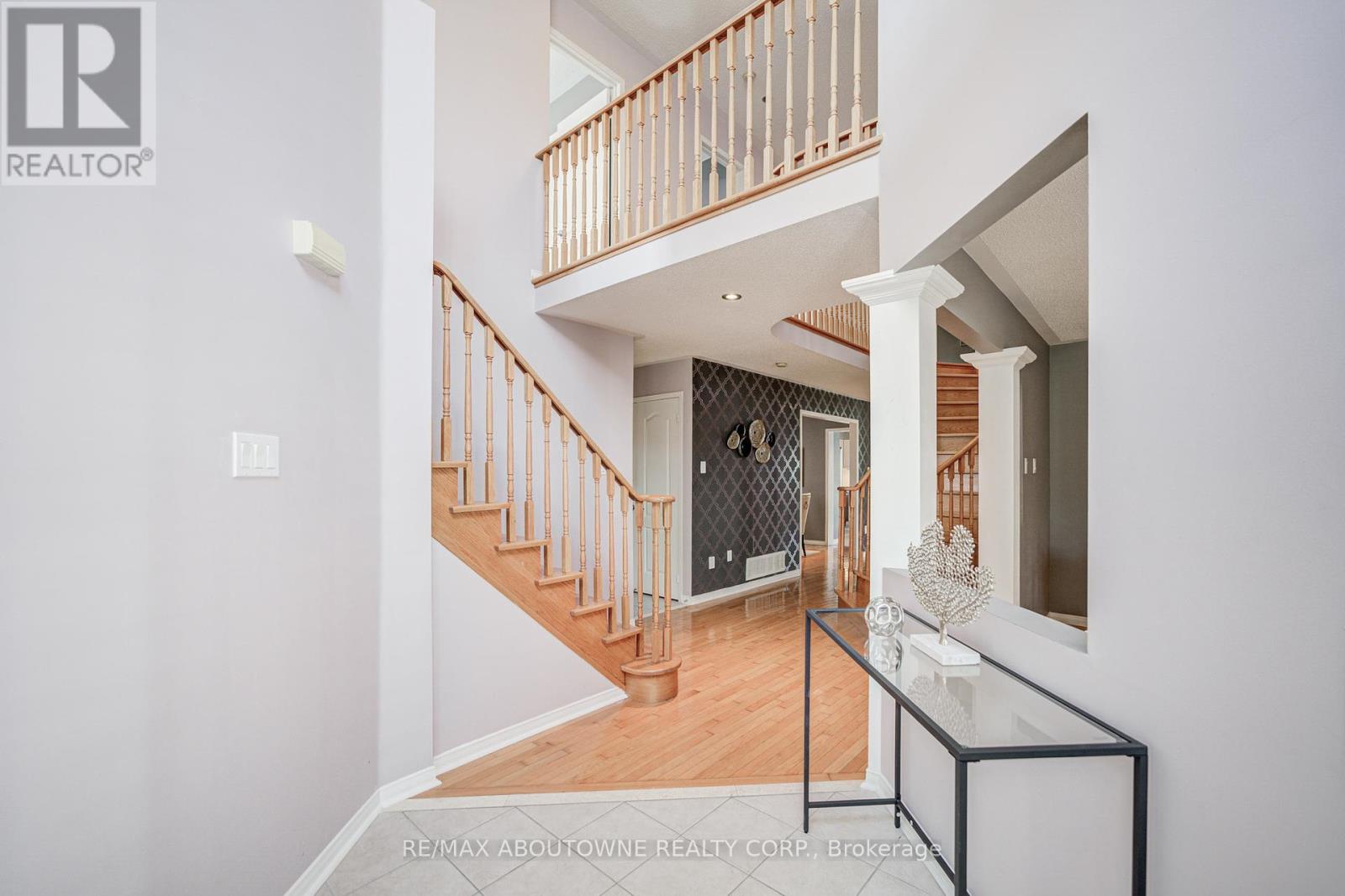 3041 Caulfield Crescent, Mississauga, Ontario  L5M 6J7 - Photo 8 - W12442838
