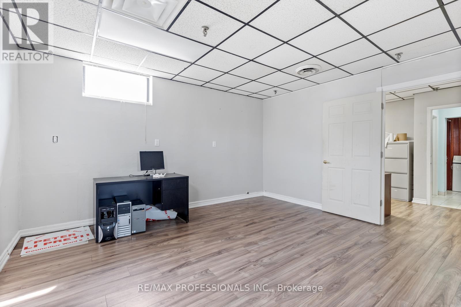 B1 - 4640 Jane Street, Toronto, Ontario  M3N 2K5 - Photo 11 - W12442848