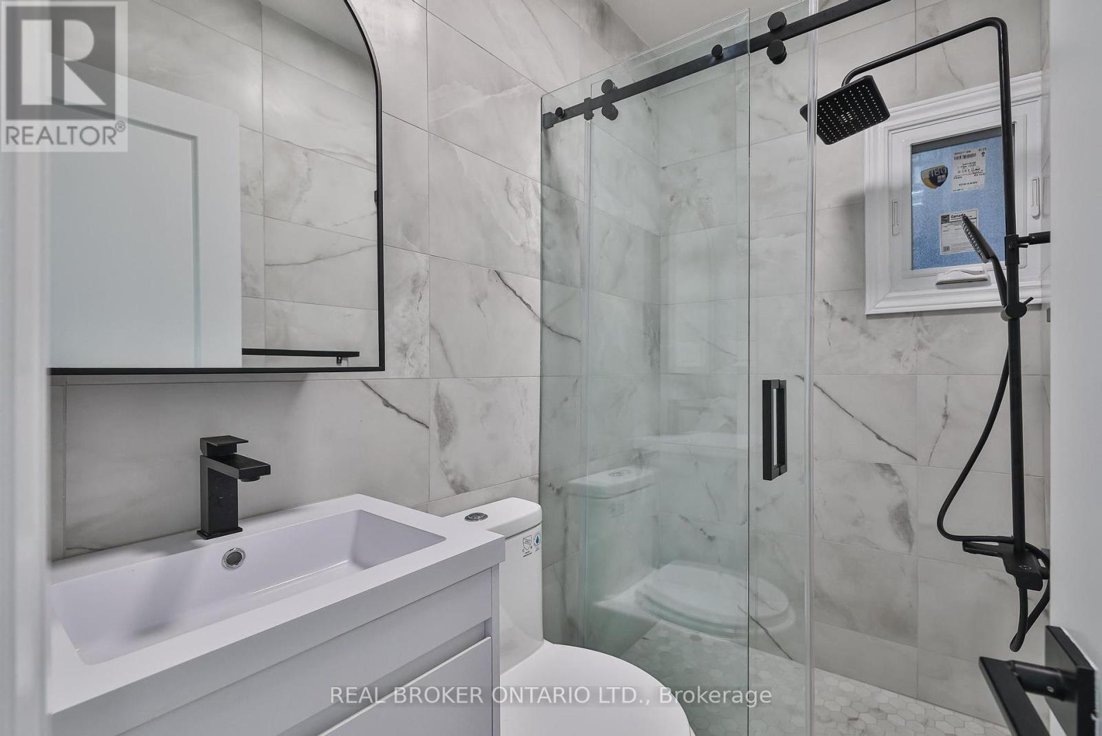Main Floor - 248 Garden Avenue, Toronto, Ontario  M6R 1J3 - Photo 15 - W12442862