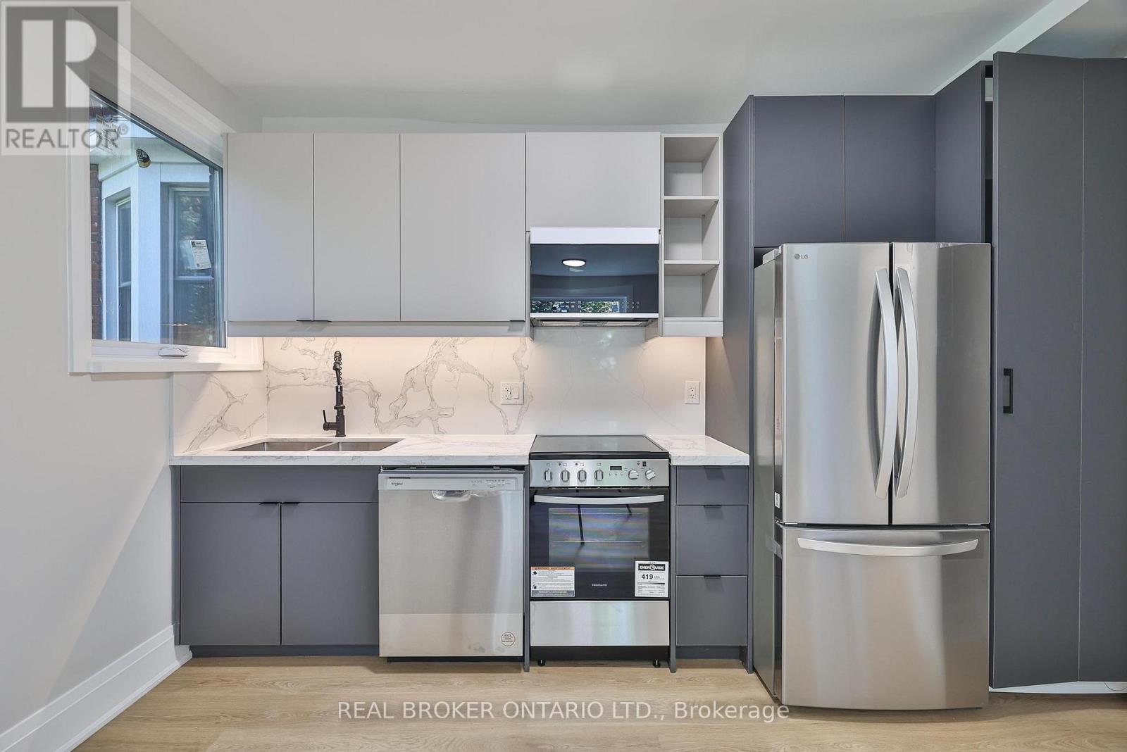 Main Floor - 248 Garden Avenue, Toronto, Ontario  M6R 1J3 - Photo 8 - W12442862