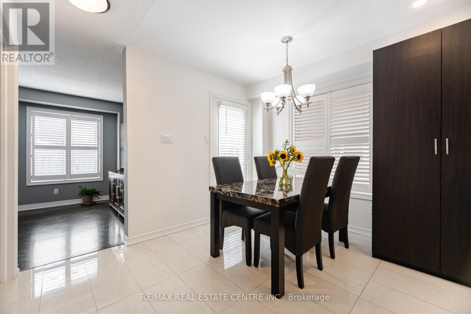 108 Barleyfield Road, Brampton (Sandringham-Wellington North), Ontario  L6R 2J4 - Photo 11 - W12442875