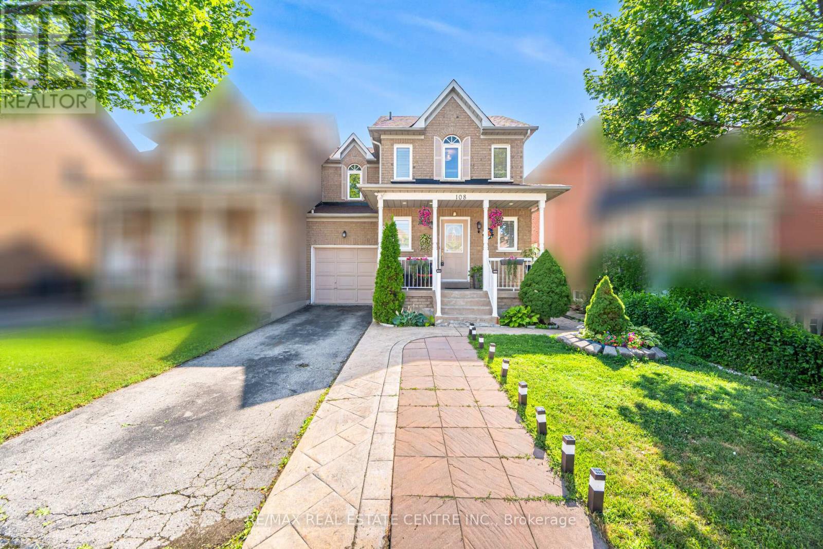 108 Barleyfield Road, Brampton (Sandringham-Wellington North), Ontario  L6R 2J4 - Photo 2 - W12442875
