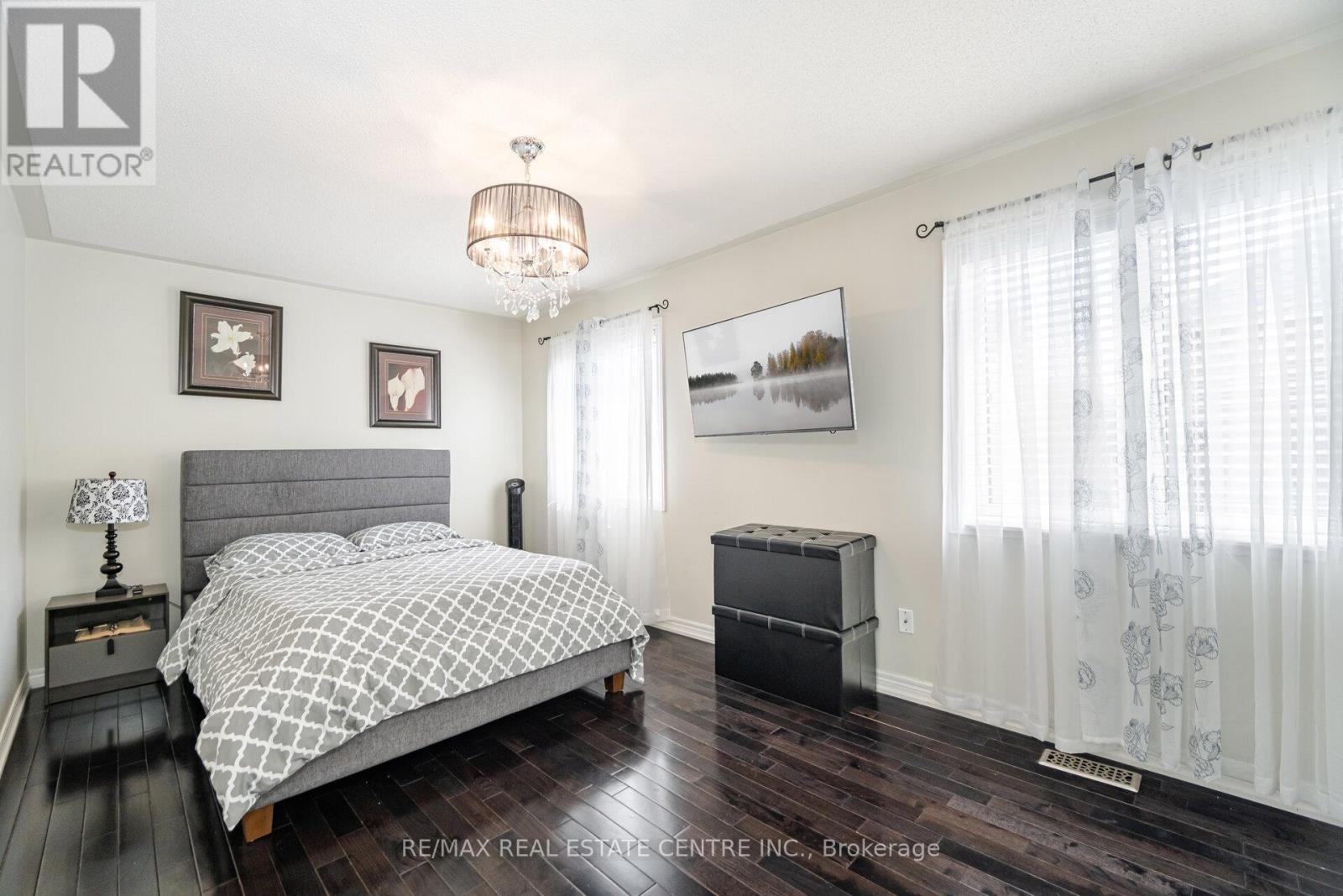 108 Barleyfield Road, Brampton (Sandringham-Wellington North), Ontario  L6R 2J4 - Photo 20 - W12442875