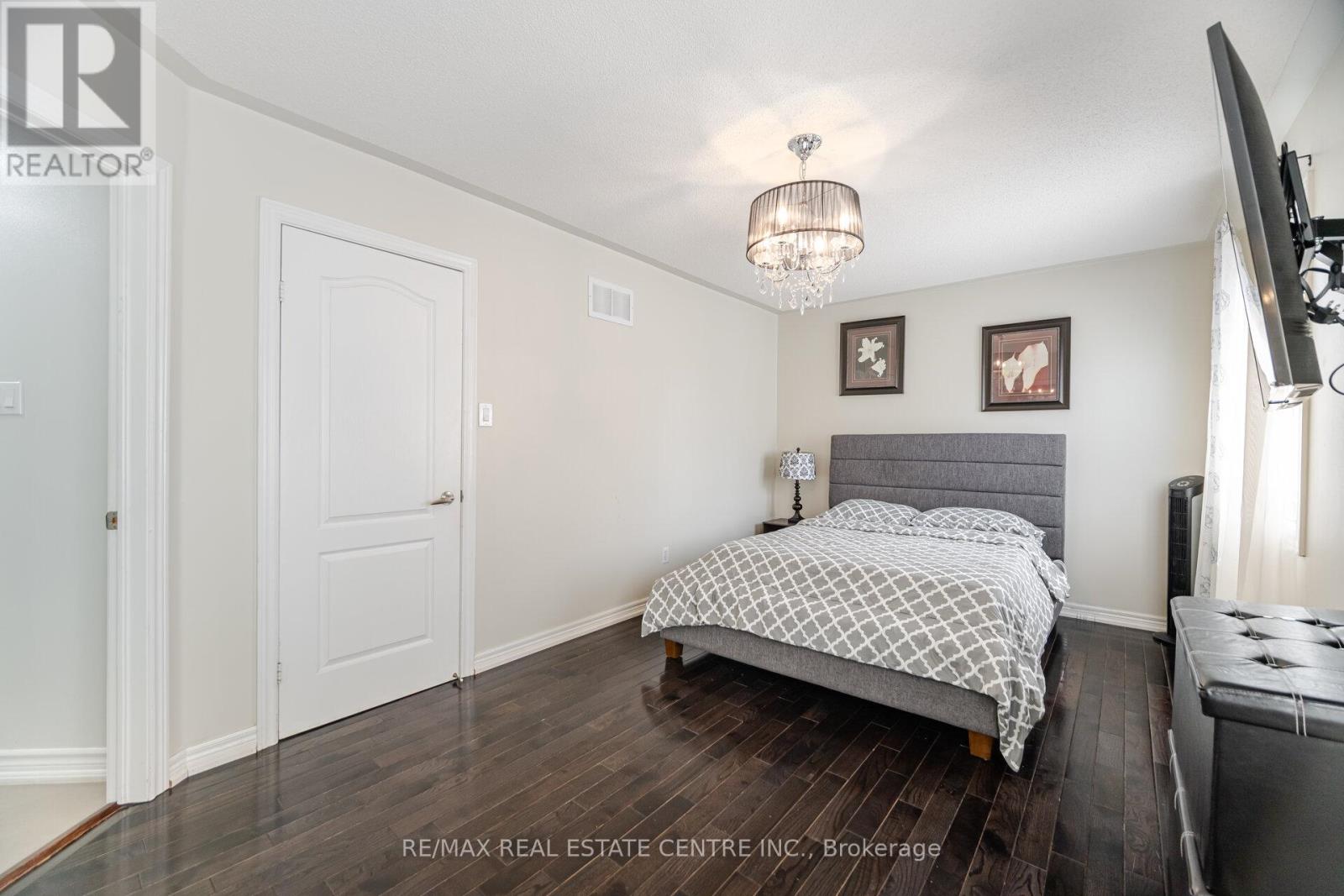 108 Barleyfield Road, Brampton (Sandringham-Wellington North), Ontario  L6R 2J4 - Photo 21 - W12442875