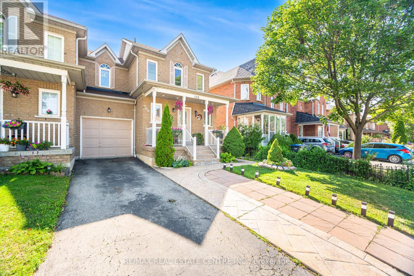 108 Barleyfield Road, Brampton (Sandringham-Wellington North), Ontario  L6R 2J4 - Photo 5 - W12442875