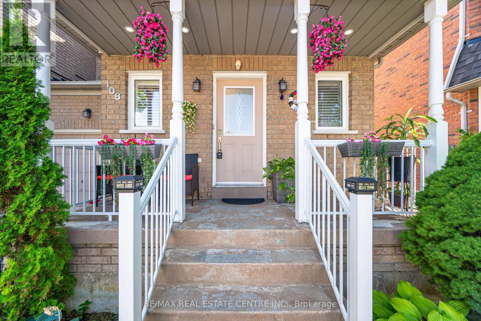 108 Barleyfield Road, Brampton (Sandringham-Wellington North), Ontario  L6R 2J4 - Photo 6 - W12442875