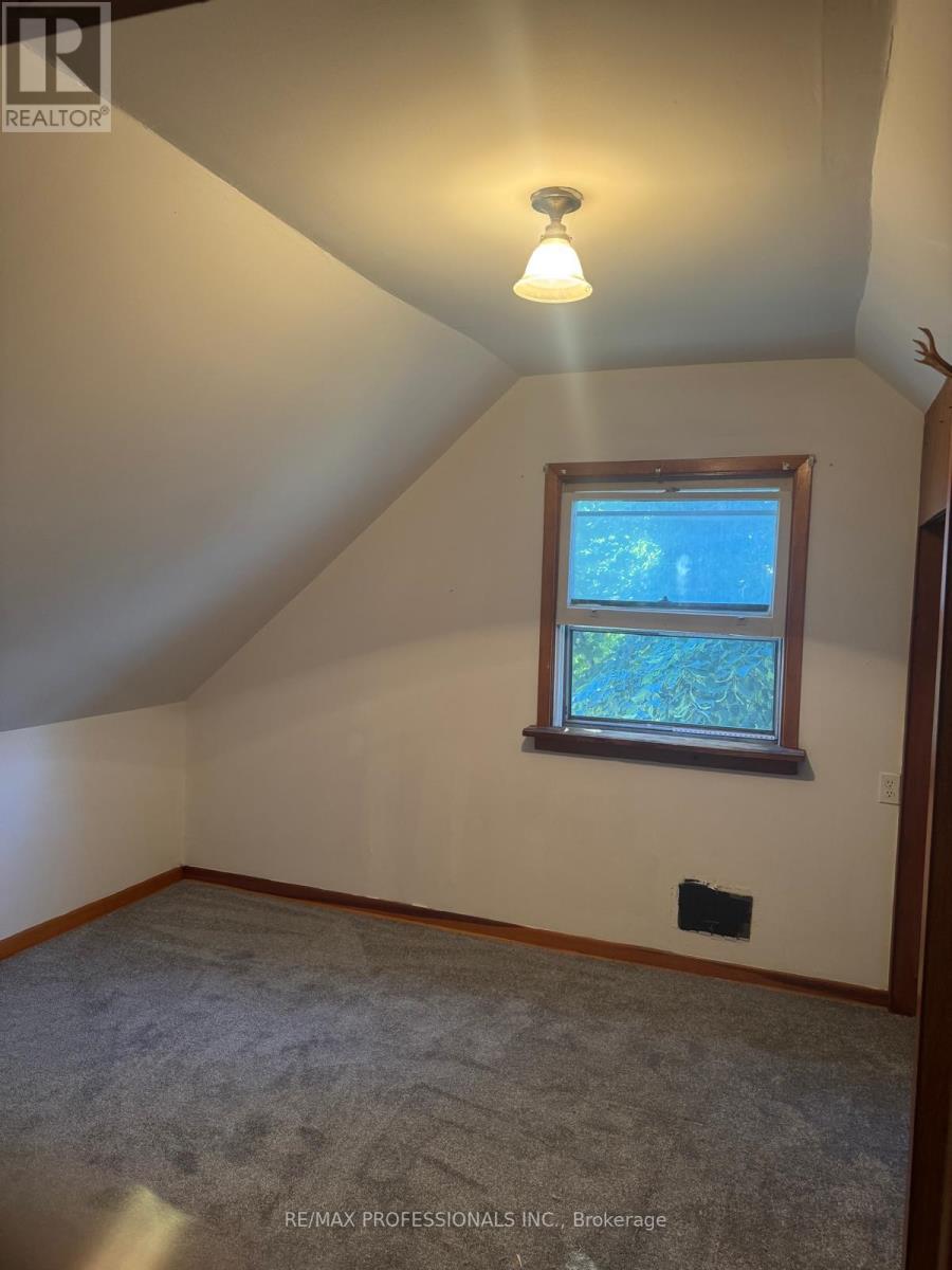 8 Daniels Street, Toronto, Ontario  M8Y 1L7 - Photo 11 - W12442893