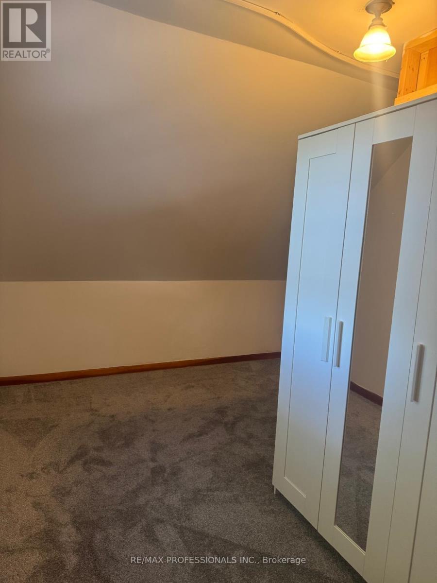 8 Daniels Street, Toronto, Ontario  M8Y 1L7 - Photo 13 - W12442893