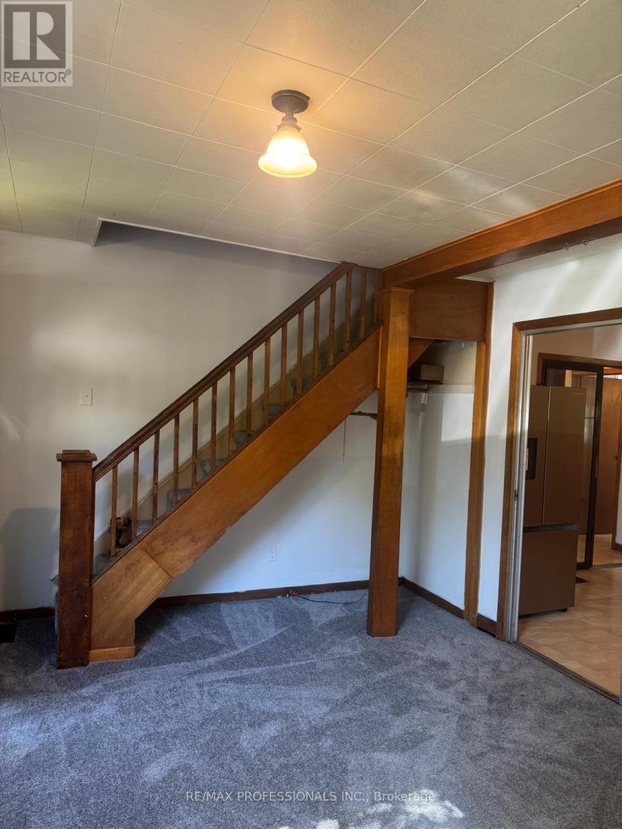 8 Daniels Street, Toronto, Ontario  M8Y 1L7 - Photo 14 - W12442893