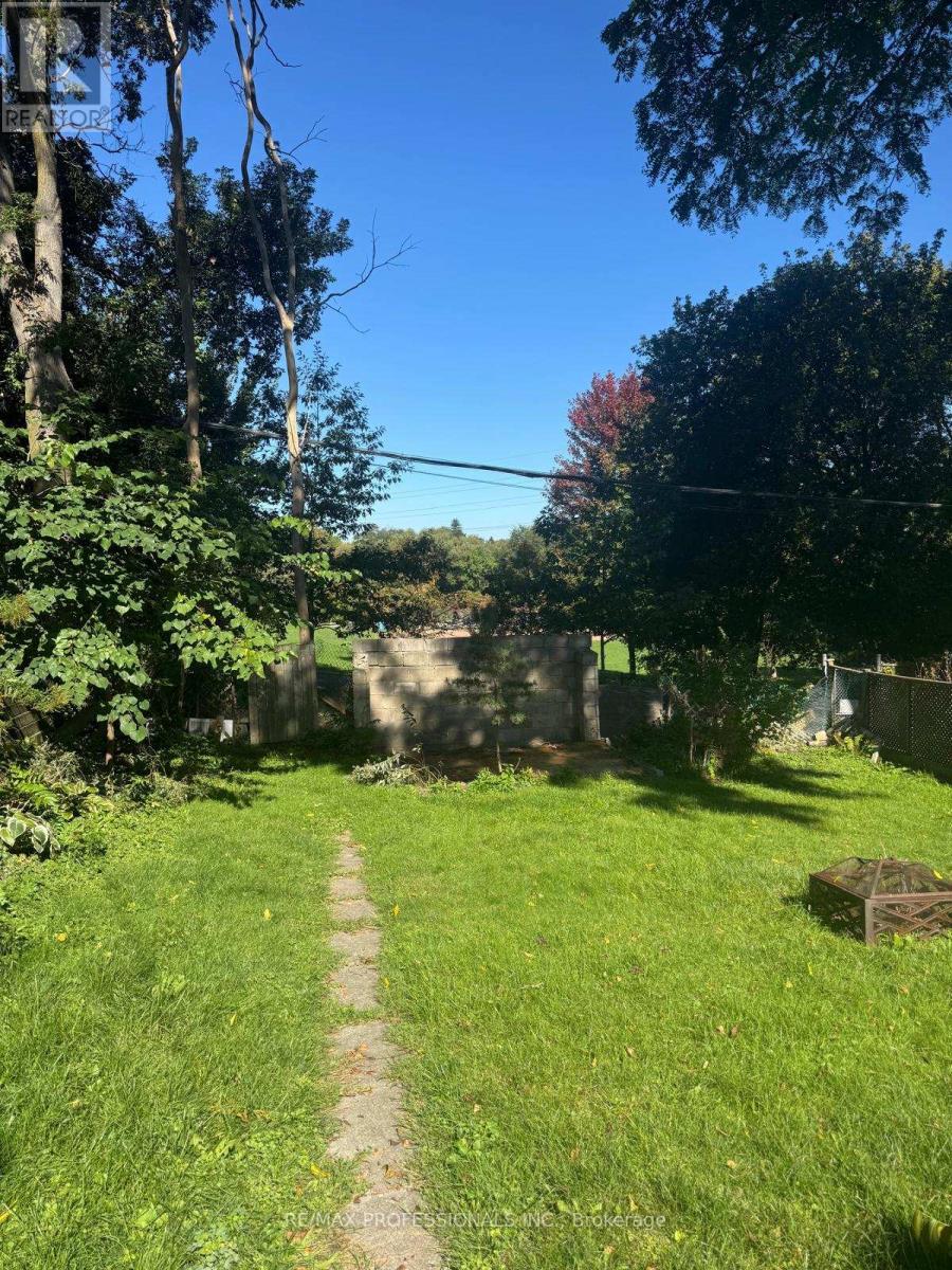8 Daniels Street, Toronto, Ontario  M8Y 1L7 - Photo 25 - W12442893