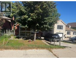 8 DANIELS STREET, Toronto, Ontario