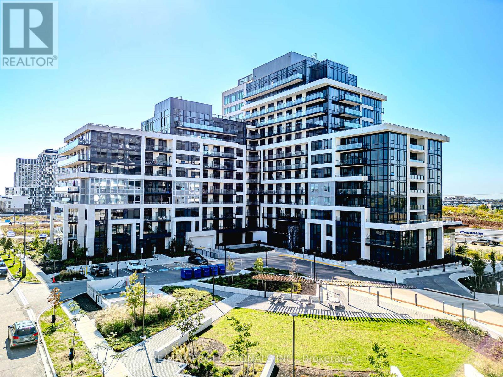 311 - 3200 William Coltson Avenue, Oakville (Jm Joshua Meadows), Ontario  L6H 7W6 - Photo 2 - W12442899
