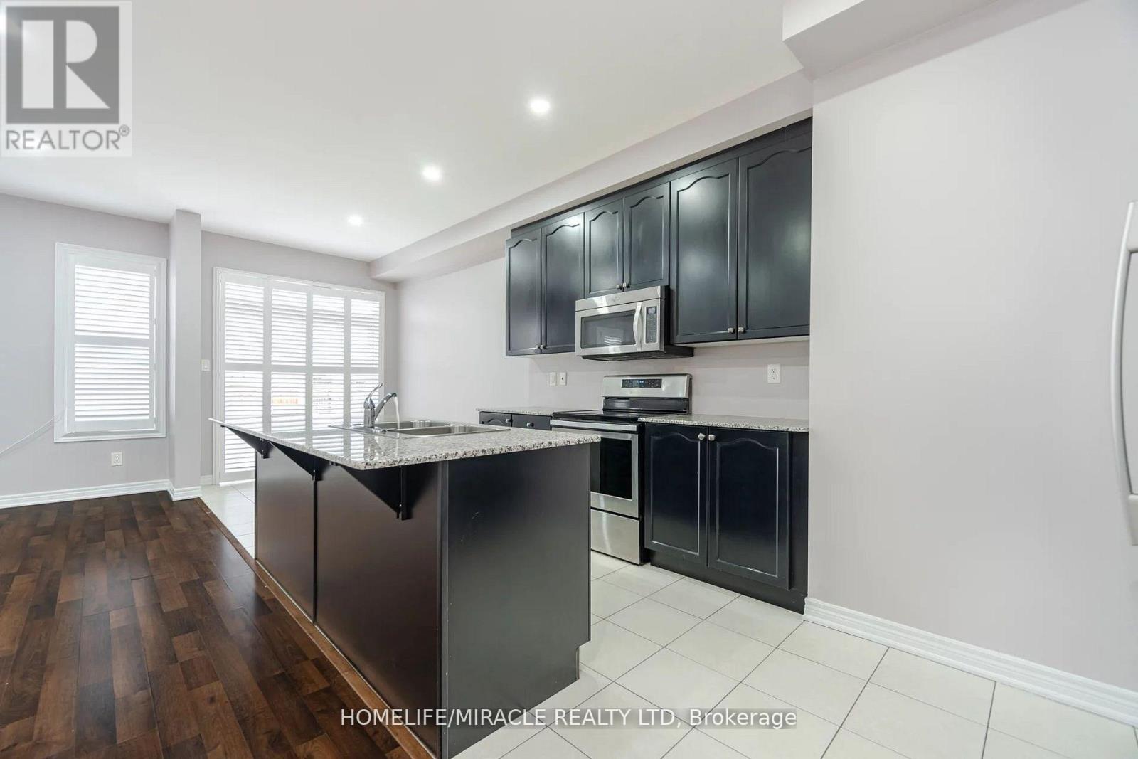93 Kempenfelt Trail, Brampton, Ontario  L7A 0Z9 - Photo 11 - W12442903