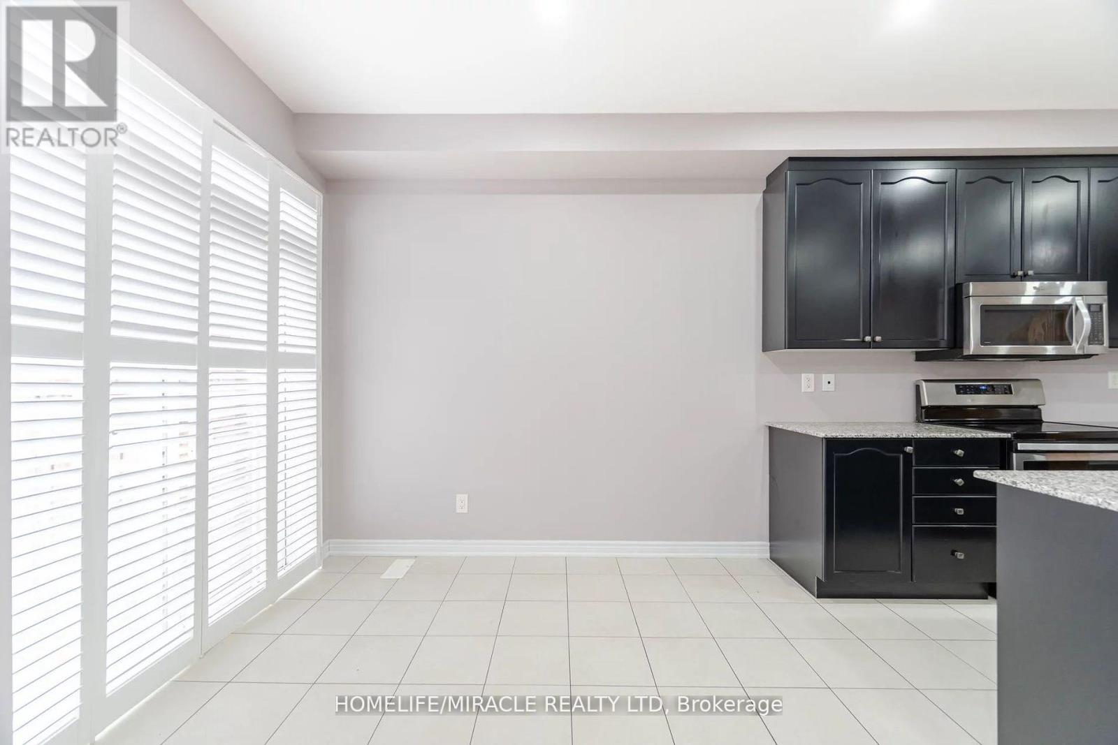 93 Kempenfelt Trail, Brampton, Ontario  L7A 0Z9 - Photo 14 - W12442903