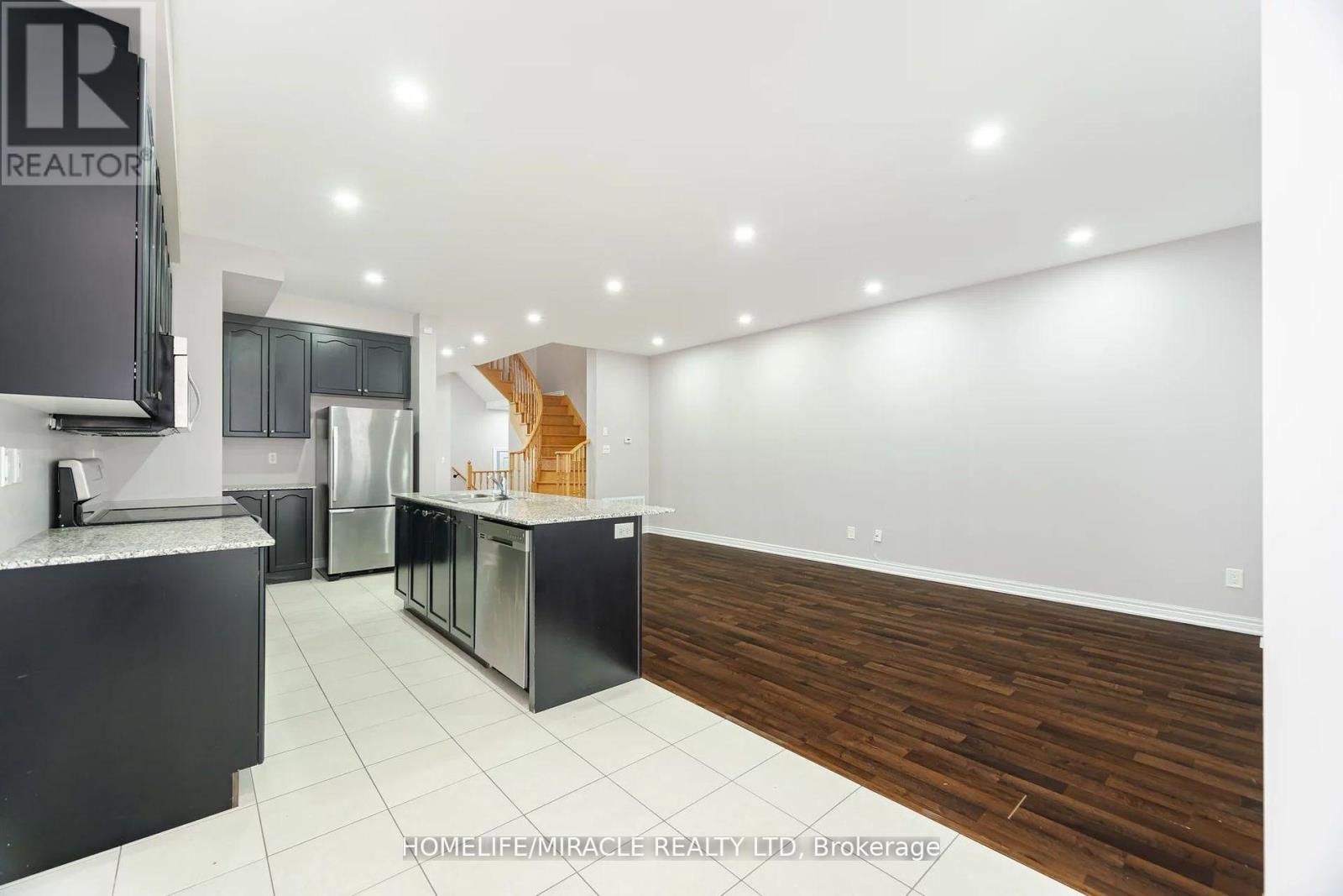 93 Kempenfelt Trail, Brampton, Ontario  L7A 0Z9 - Photo 15 - W12442903