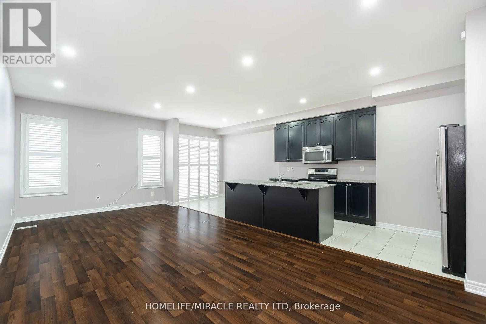 93 Kempenfelt Trail, Brampton, Ontario  L7A 0Z9 - Photo 7 - W12442903